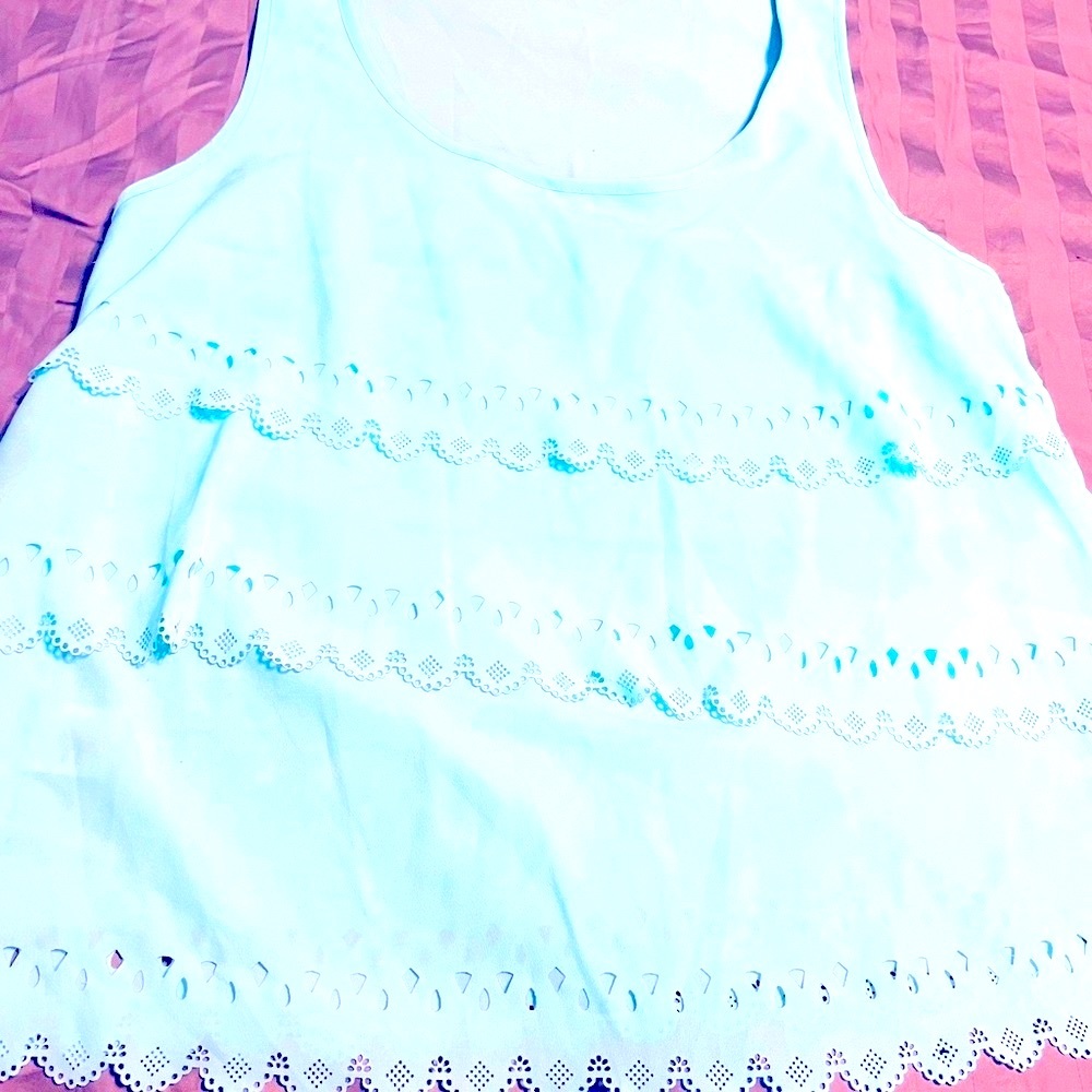 Candies silkie tank, sz medium - perfect for Easter/Spring